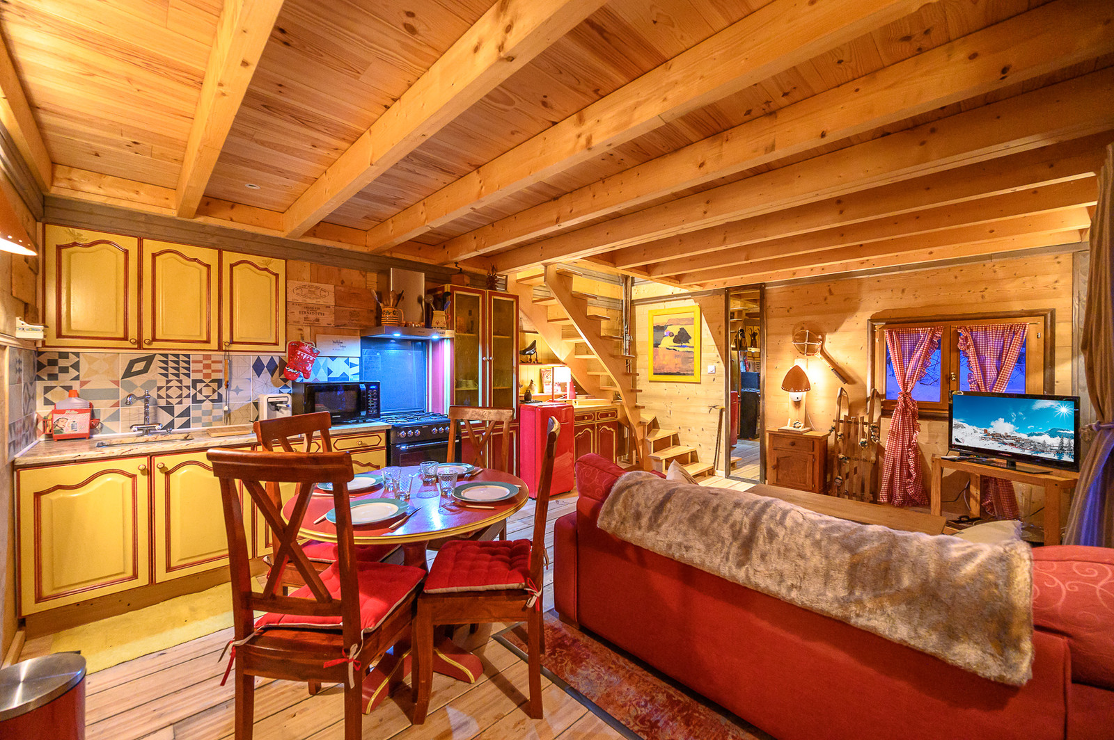 Petit chalet, avec vues extérieures